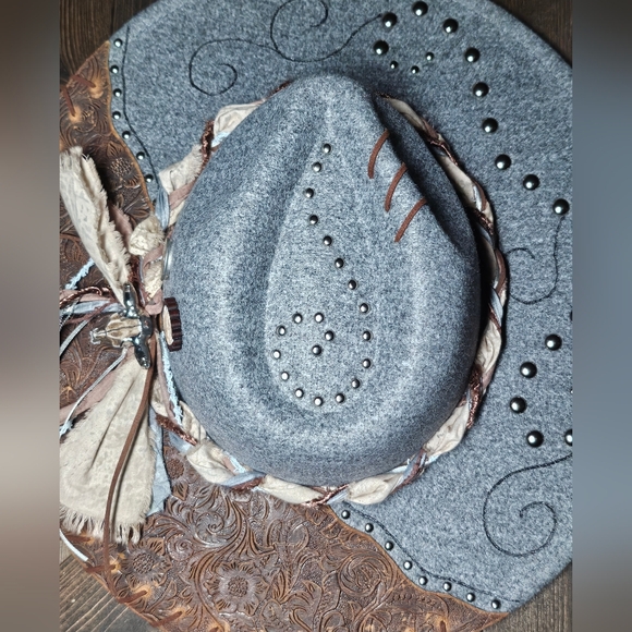 NWT Grey Felt Burned Fedora With Genuine Leather And Silver Studs